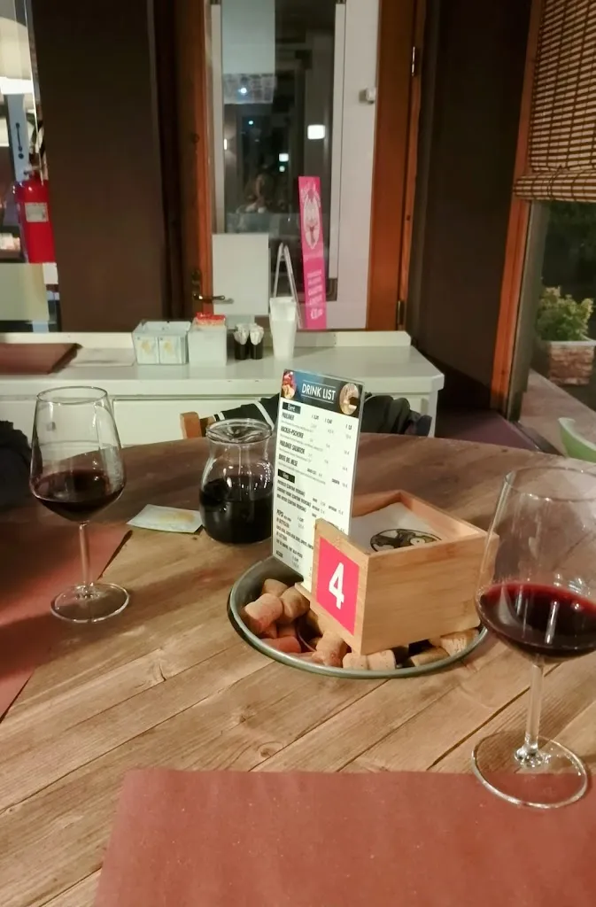 Andrea Cosma_Gallo Matto Risto& American Bar_Motta di Livenza_review