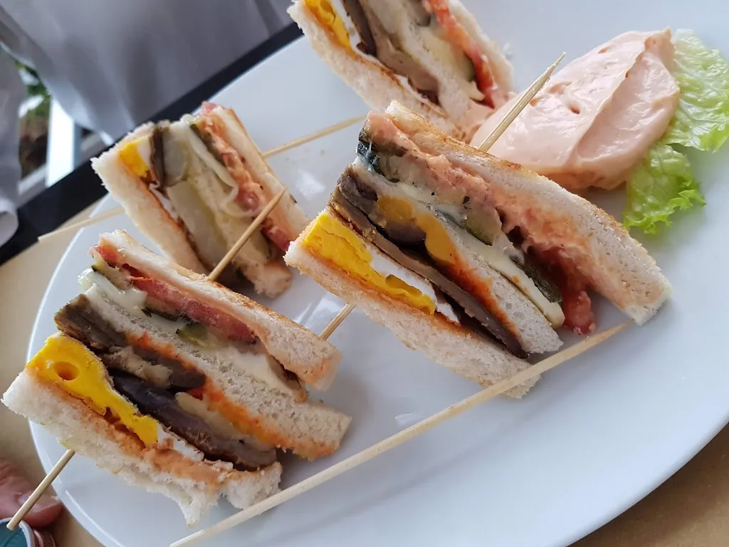 Maria Laura Ammattatelli_Pub Bauhaus Stube_Motta di Livenza_review