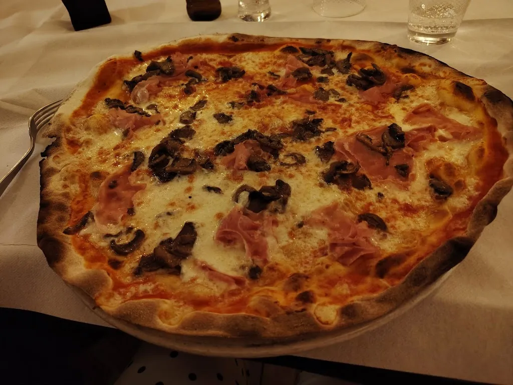 Pizzeria Ristorante Servii e Riverii_Montebelluna_slider_image_3