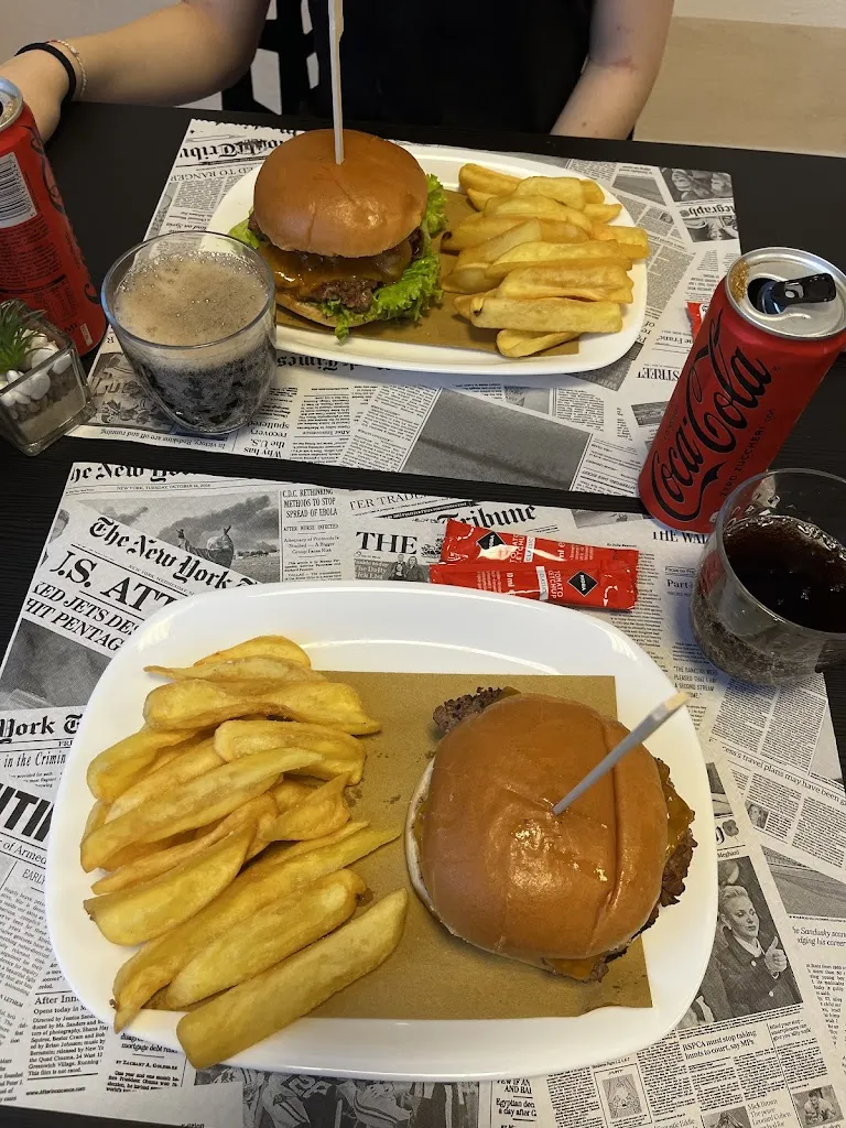 Alex Cananzi_Big Mama Burger_Nogara_review