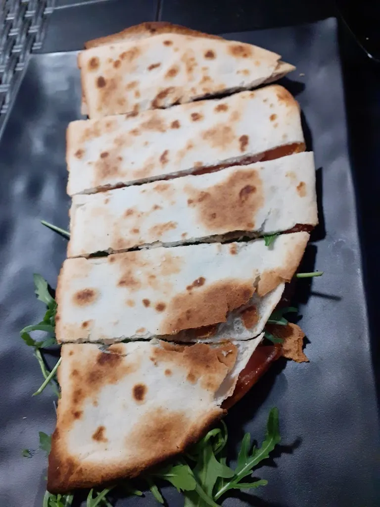 Manuela Morelli_Los Fumo's Hermanos Bar_Celano_review