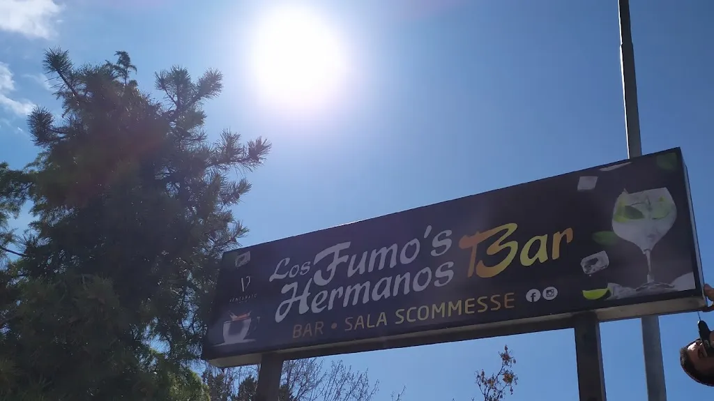 Los Fumo's Hermanos Bar_Celano_slider_image_3