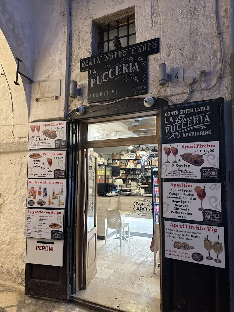 Bontà sotto l'arco ristorante a Polignano a Mare