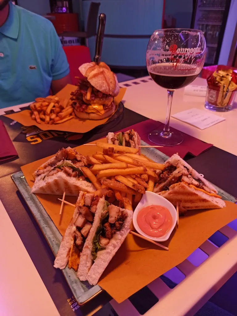 Menu_LEGENDS | Hamburgeria bar fast food_Orgiano_image_8