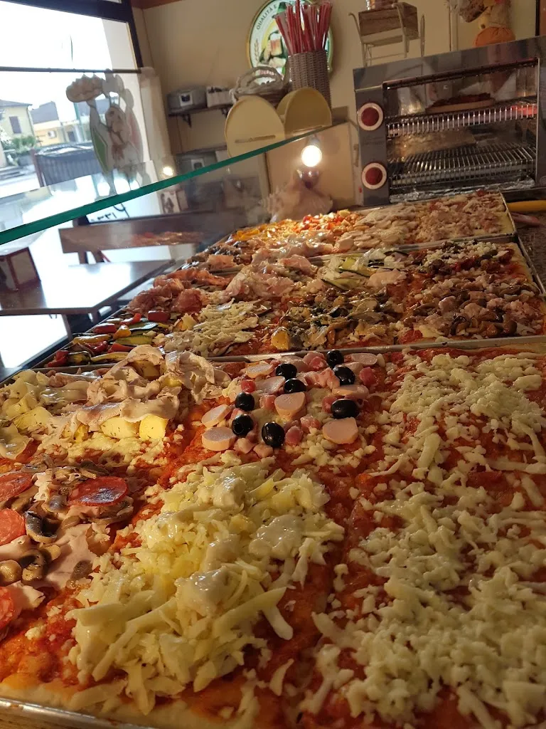 Pizzeria Quattro Stagioni Di Zanchetta Lorella & C. S.N.C._Ospedaletto Euganeo_slider_image_2