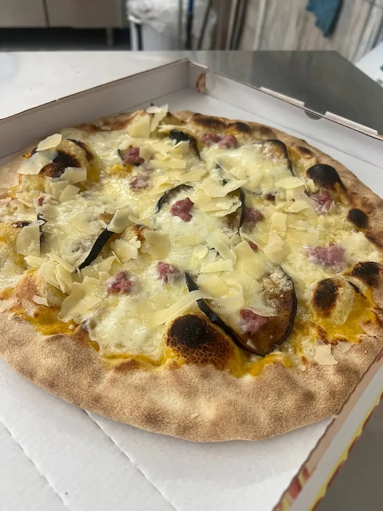 Pizzeria Ai Diavoli_Pernumia_slider_image_3