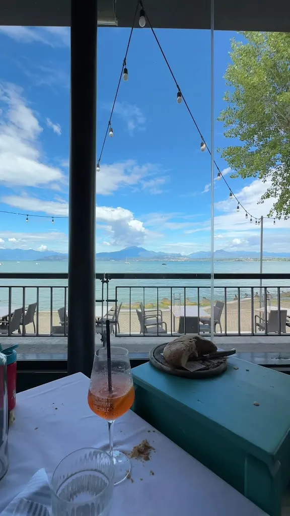 Real Bwaite_Vecchio Mulino Beach_Peschiera del Garda_review