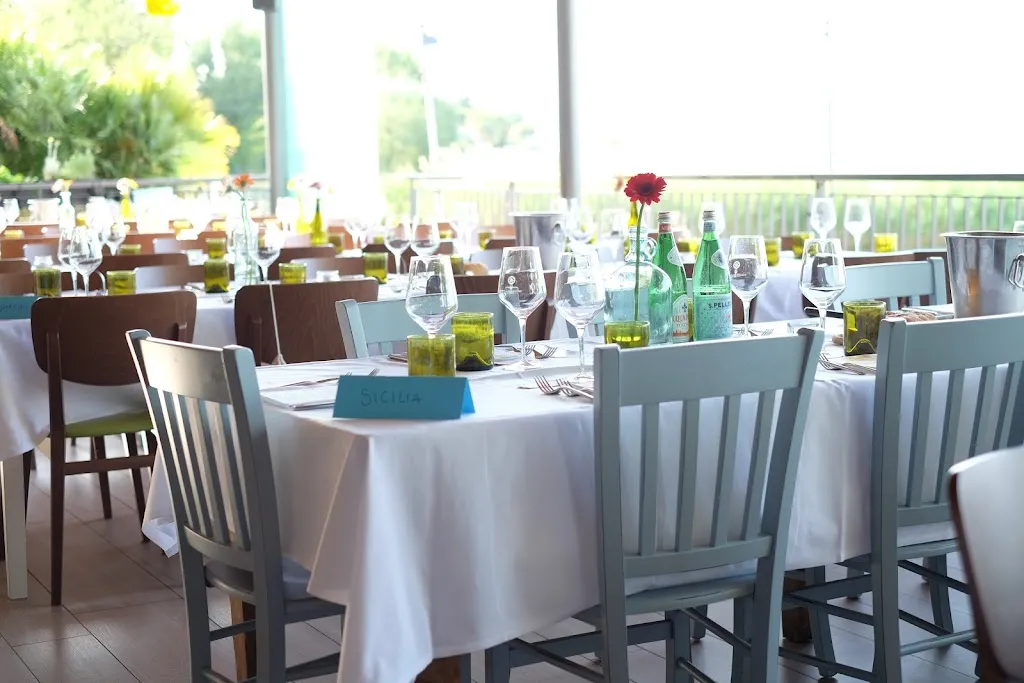 Vecchio Mulino Beach restaurant in Peschiera del Garda