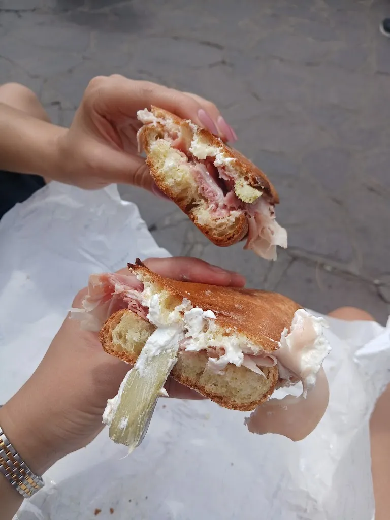 Mehrunnisha Khan_Marco e Daniela Time - Peschiera del Garda_Peschiera del Garda_review