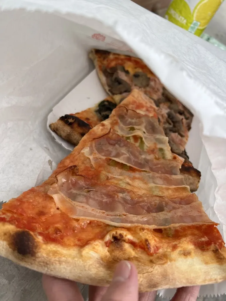 Lauren GCY_Maxipizza Lo Spicchio d'asporto di Fedon Annamaria e De Michiel Ezio_Pieve di Cadore_review