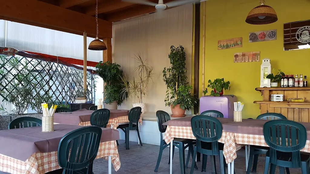 Pizzeria Moby Dick restaurant in Poiana Maggiore