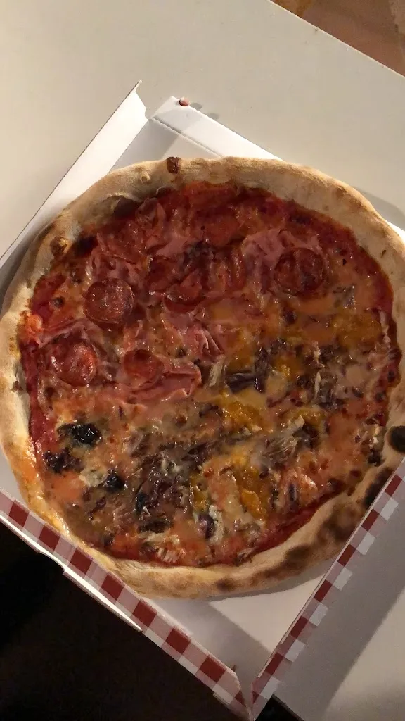 Giovanni_Pizzeria Mezzometro 2.0_Piovene Rocchette_review