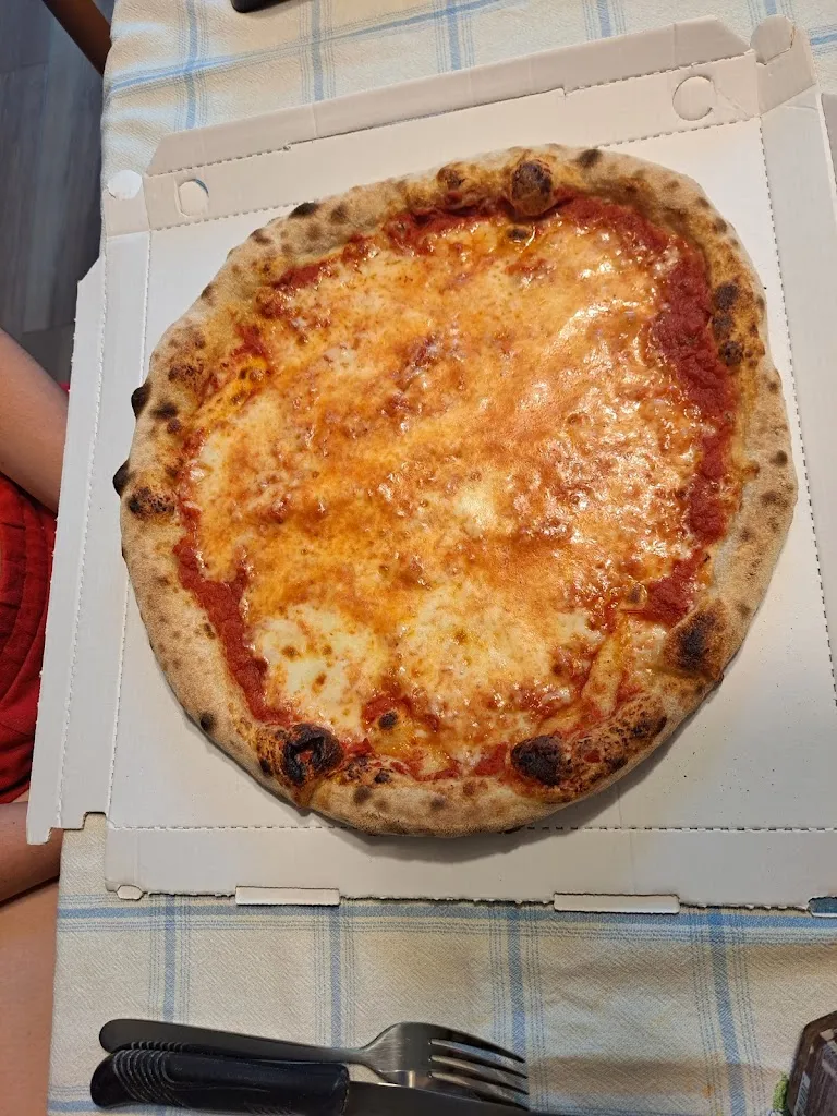 Oltre Pizza restaurant in Ponte di Barbarano