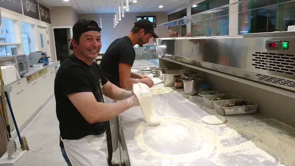 Da Vendra Pizzeria e Cucina Castegnero_Ponte di Castegnero_slider_image_2