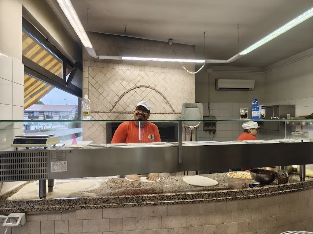 Thomas Walk_Pizzeria Peter Pan Di Sala Lorenzo_Ponte di Castegnero_review