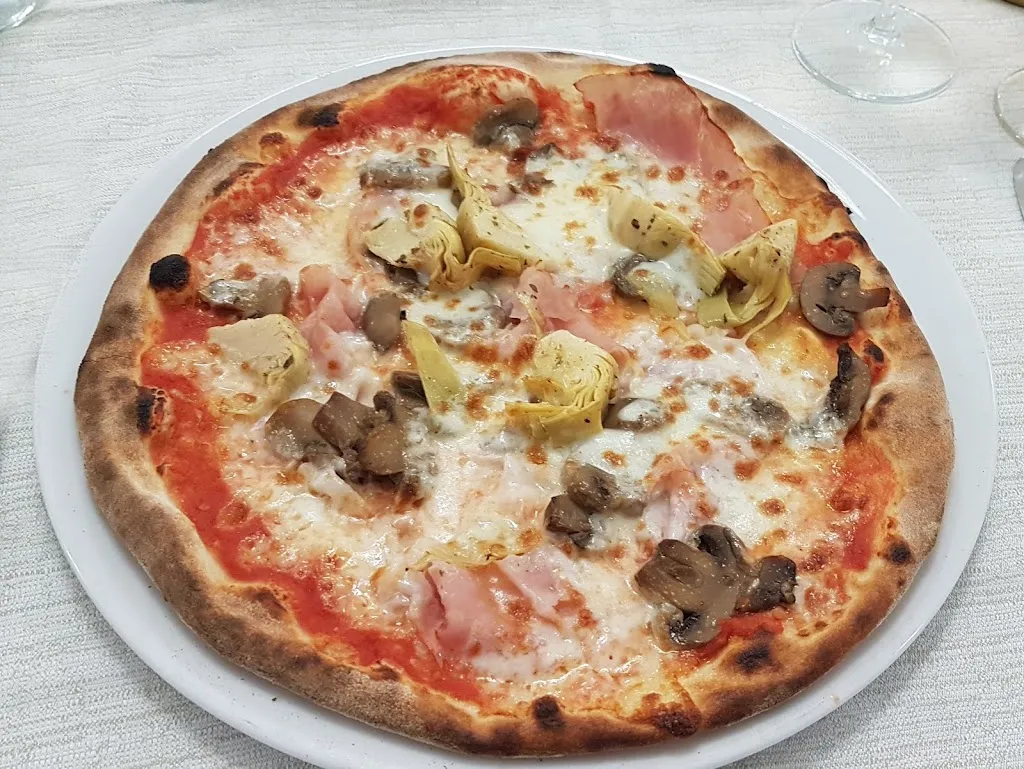 Pizzeria ristorante Da Lucio Turolla_Pontecchio Polesine_slider_image_3