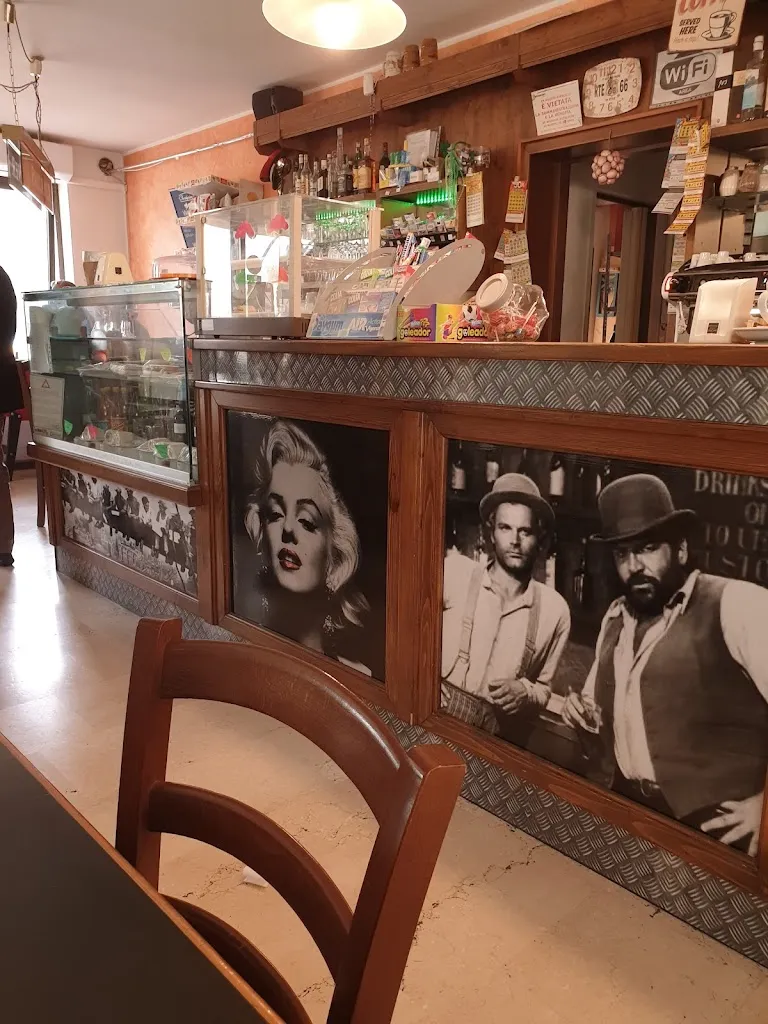 Bar In Piazza Porcellengo restaurant in Porcellengo