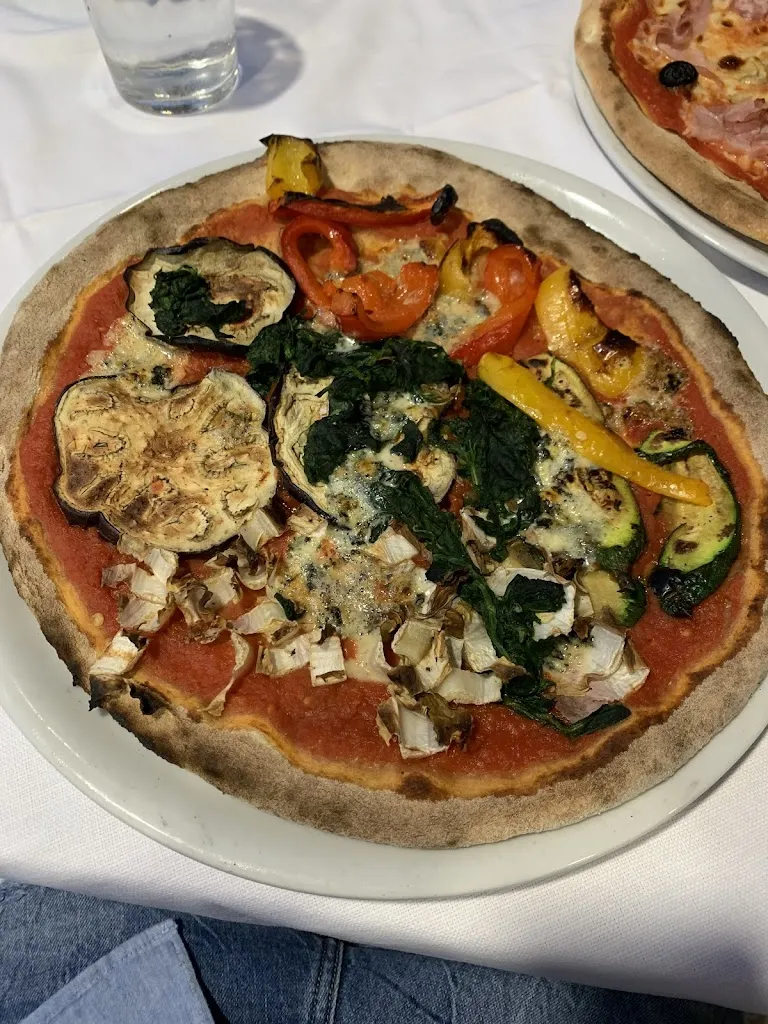 Pizzeria La Casera_Ponte nelle Alpi_slider_image_2