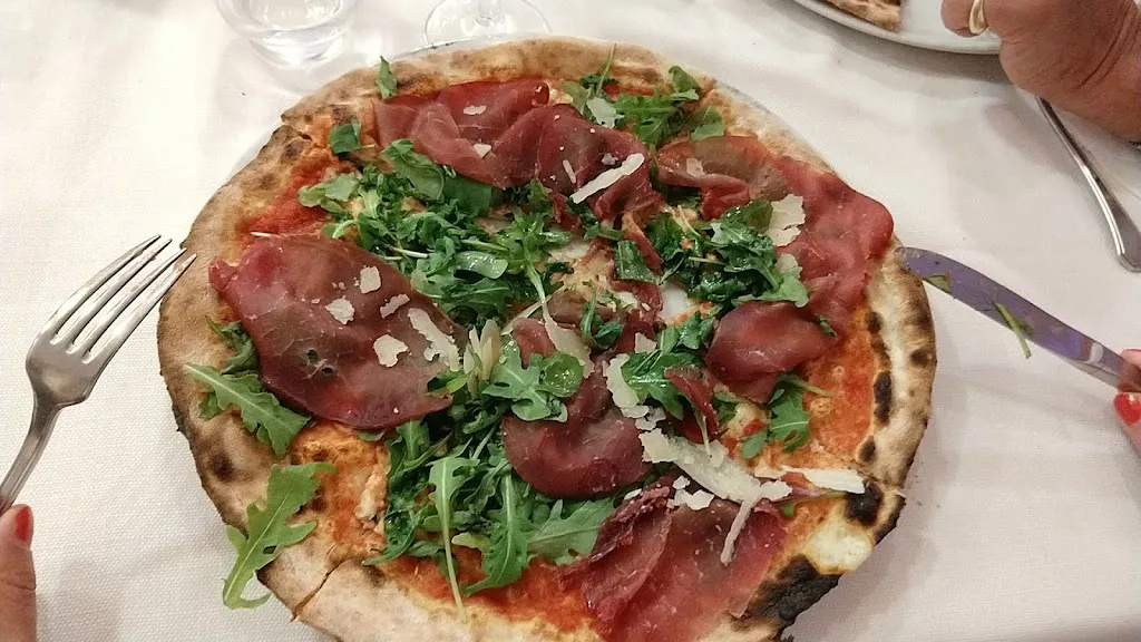 Damien De Pra_Hotel Capri_Ponte nelle Alpi_review