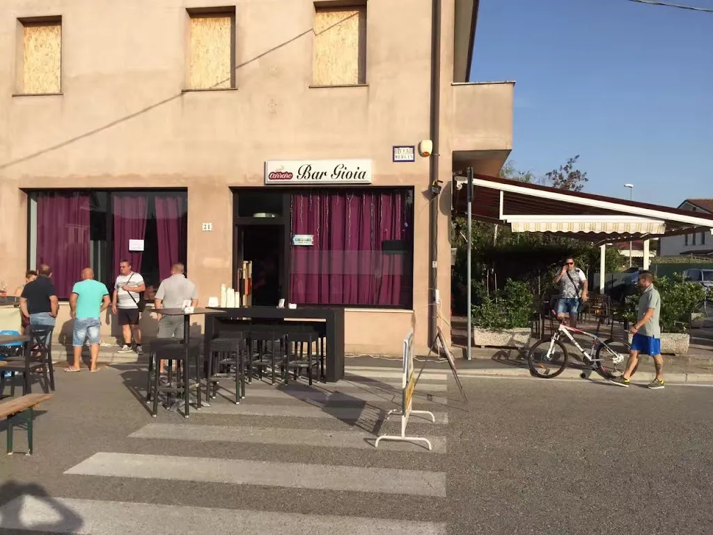 bar gioia di ye yanjiao restaurant in Pozzonovo