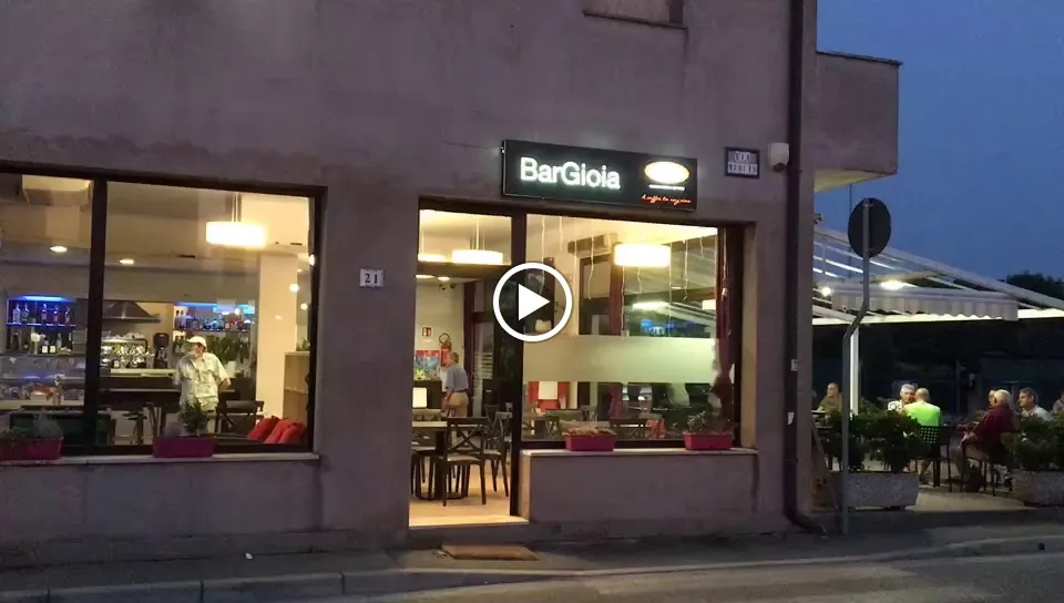 bar gioia di ye yanjiao_Pozzonovo_slider_image_2