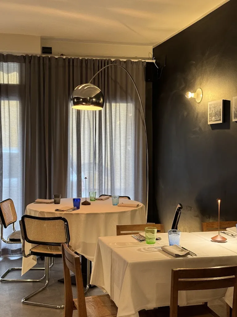 Trani - Osteria - Cocktail Bar restaurant in Provincia di Rovigo