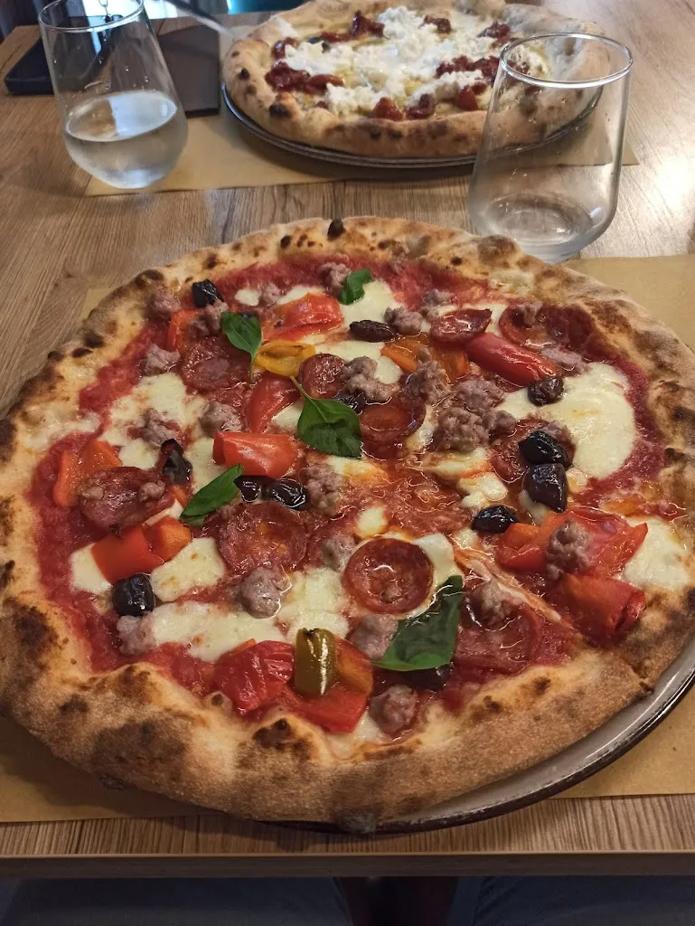 Simone L'Aurora_Pizzeria Uanema_Quinto Vicentino_review