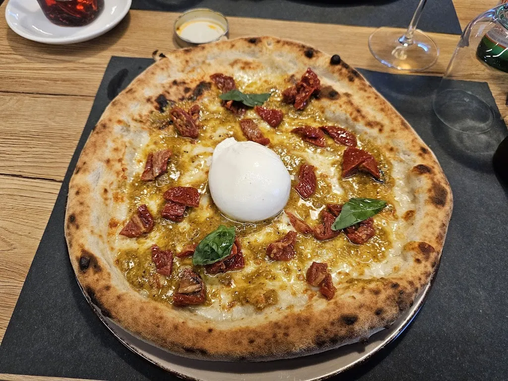 Jorge Hernandez Garcia_Pizza Mania di Salvatore Ferraro_Quinto Vicentino_review