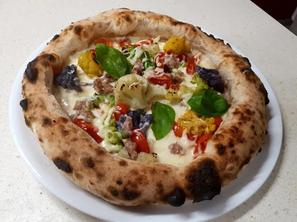 Pizza Mania di Salvatore Ferraro_Quinto Vicentino_slider_image_3