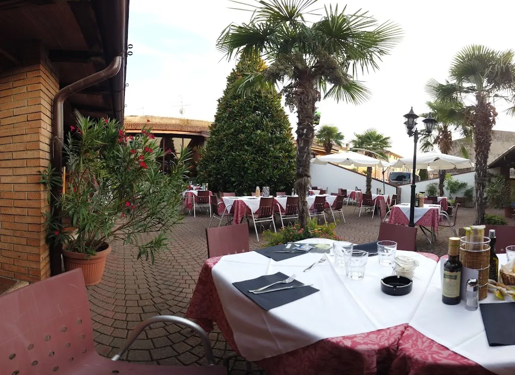 Pizzeria Corrado restaurant in Raldon