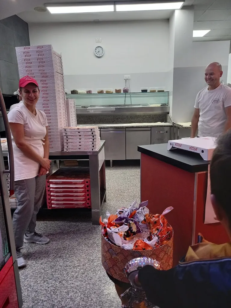 Olga Oldze_Prendi Pizza Consegna a Domicilio_Riese Pio X_review