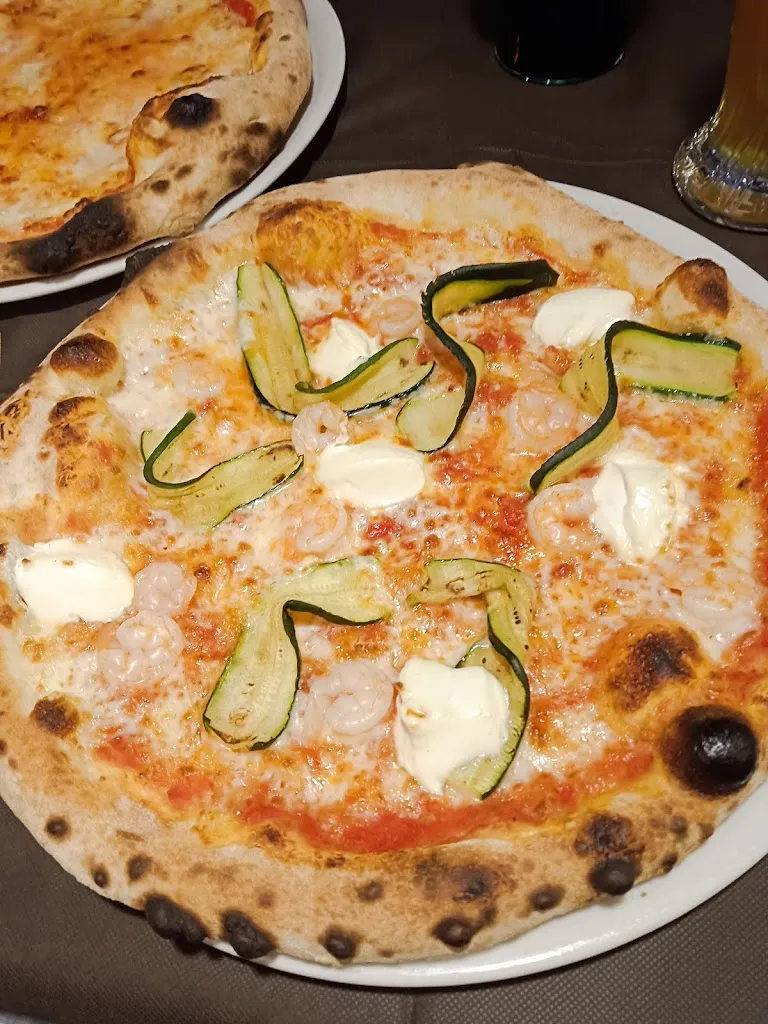 Riky Rossi_Pizzeria - Ristorante - Jazz Club La Piazzetta_Recoaro Terme_review