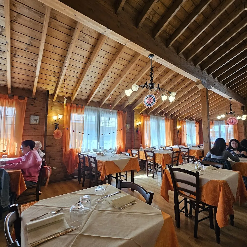 Trattoria Mezzaluna restaurant in Recoaro Terme