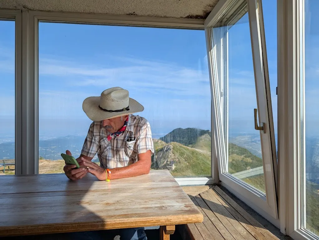 Dario Ceron_Refuge Gingerino Monte Falcone_Recoaro Terme_recensione