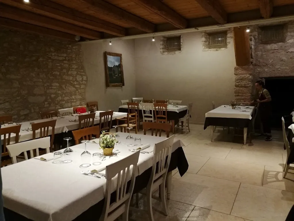 Locanda Viaverde Lessinia restaurant in Roverè Veronese