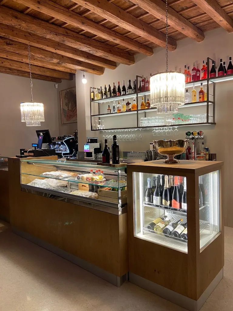 Essenza Bistrot restaurant in Saletto