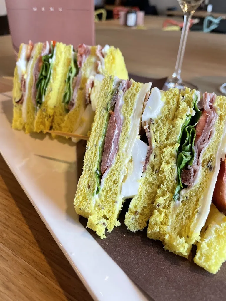 Essenza Bistrot_Saletto_slider_image_2