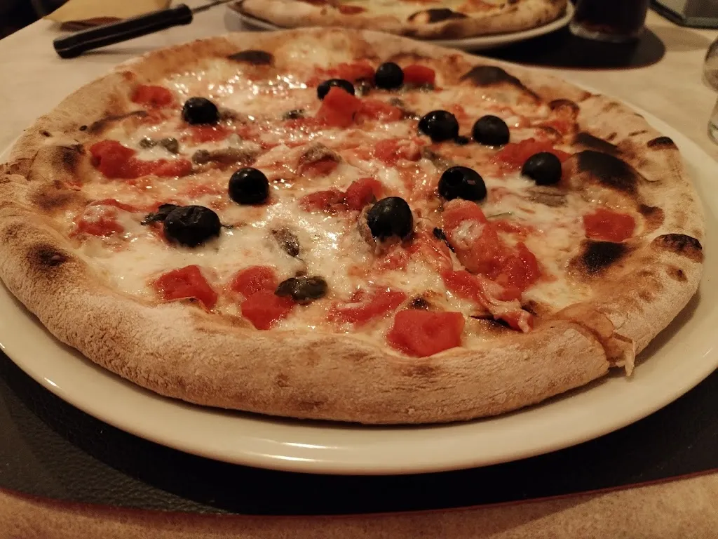 Yjliya Aman_To-Mato la pizzeria_Saletto_review