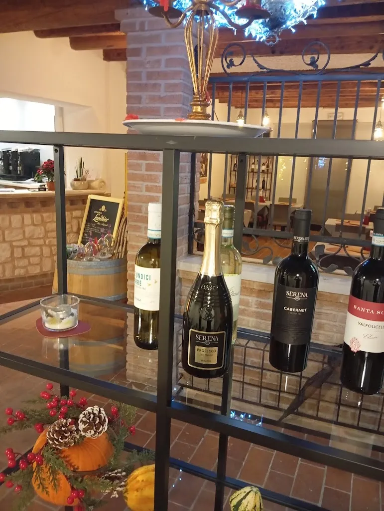 To-Mato la pizzeria_Saletto_slider_image_1