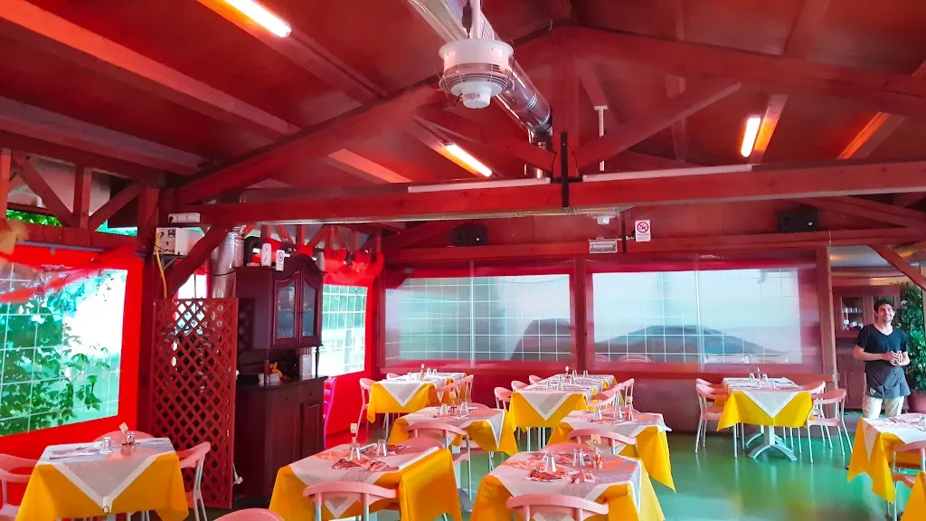 Baita Al Laghetto_Saletto_slider_image_2