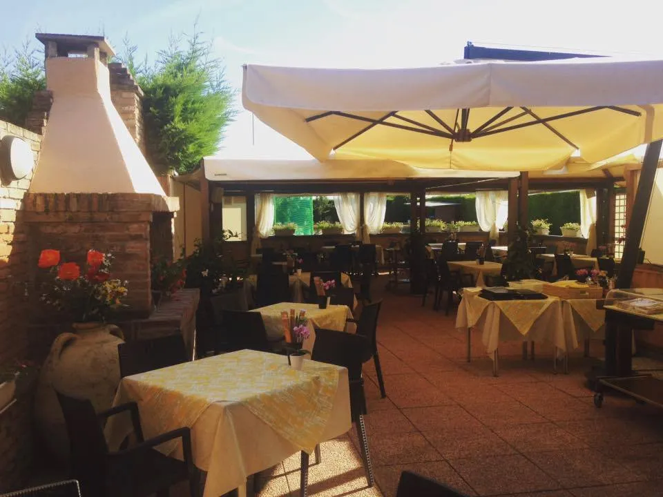 Pizzeria L'Abbazia Saletto restaurant in Saletto