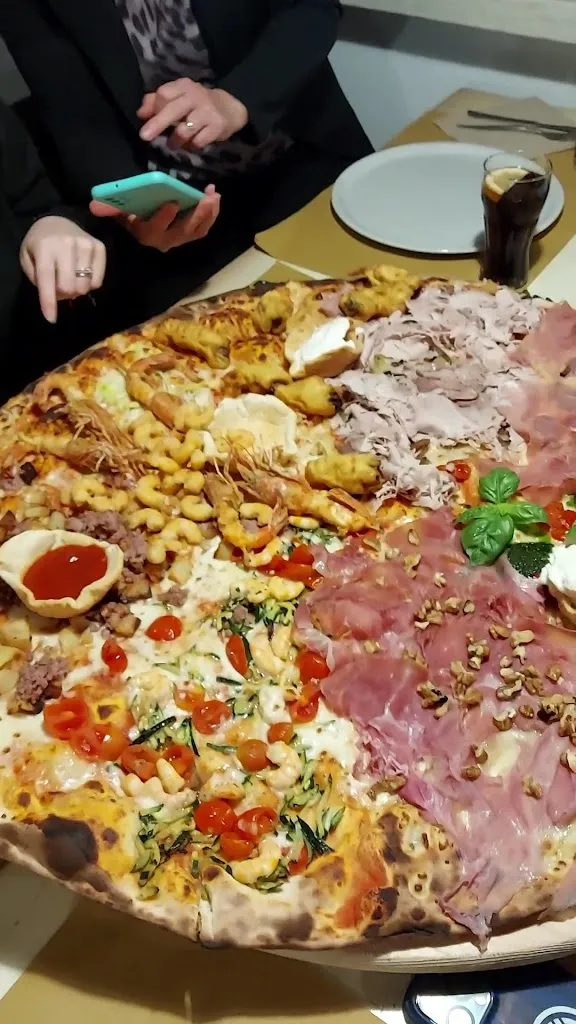 Pizzeria La Pace_Rossano Veneto_slider_image_2