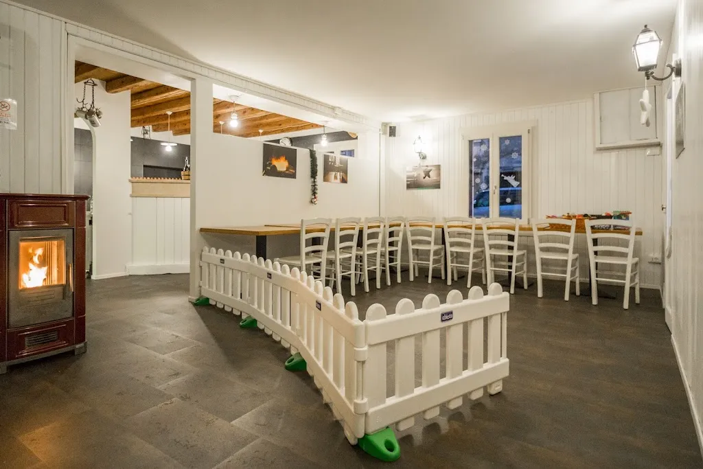 Pizzeria Al Ponte restaurant in Rossano Veneto