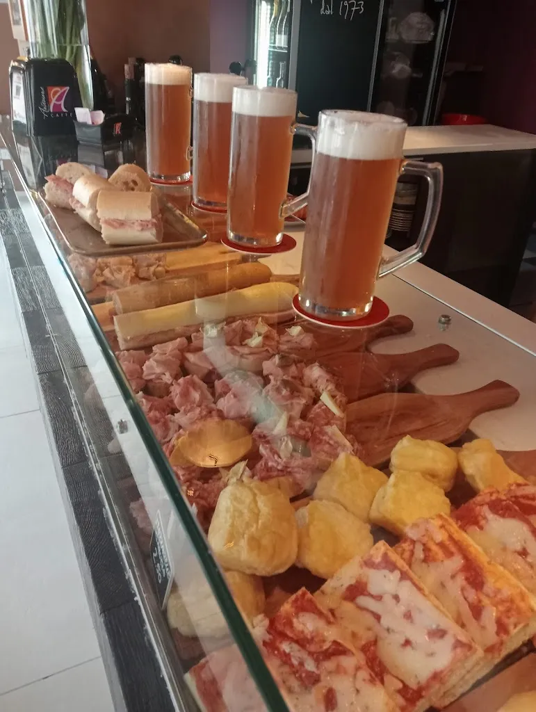 Cicchetteria e Vineria - Vinaccia_Salvatronda_slider_image_2