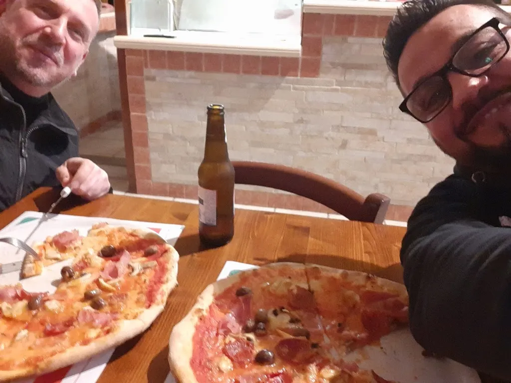 Angelo Orlando_Bar-Pizzeria Enzo Corallo_Roccaforzata_recensione