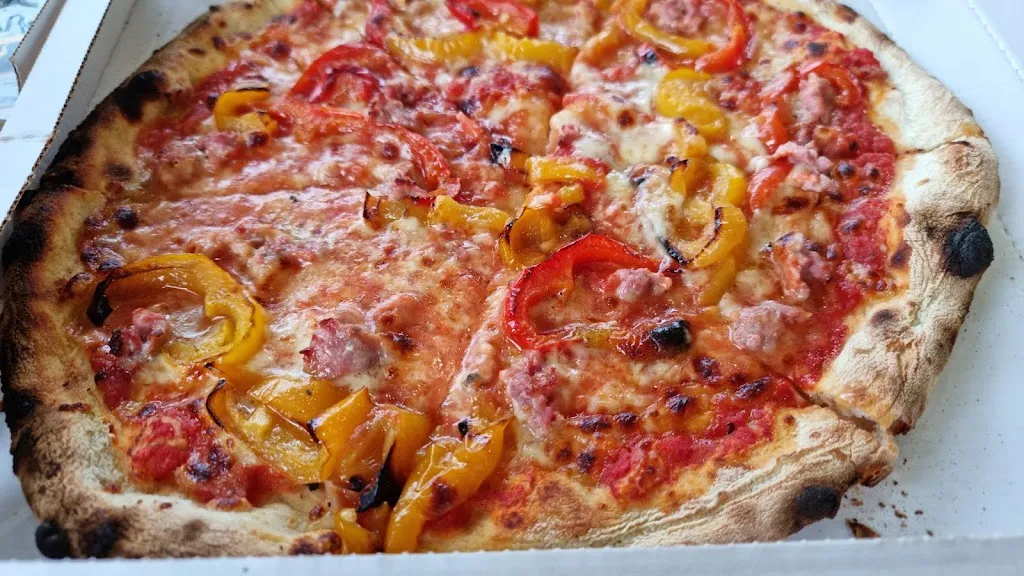 ach choski_Pizzeria Datterino Giallo_Sambruson_review