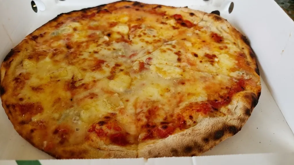 Pizzeria Datterino Giallo_Sambruson_slider_image_3