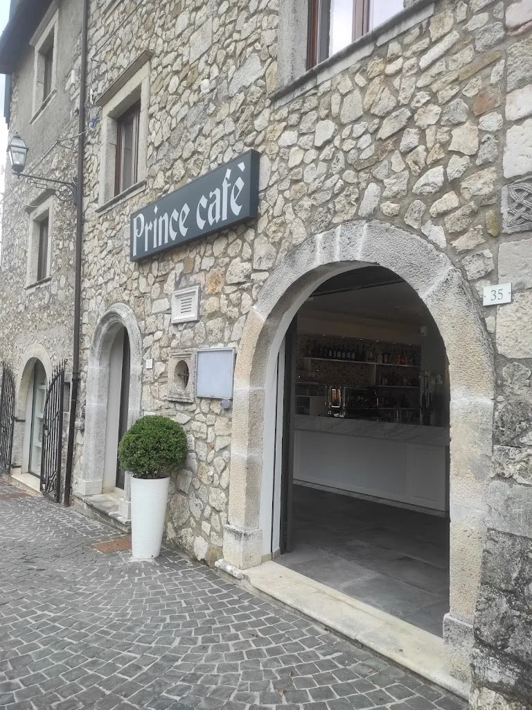 cristina di costanzo_Prince Café_Celano_review