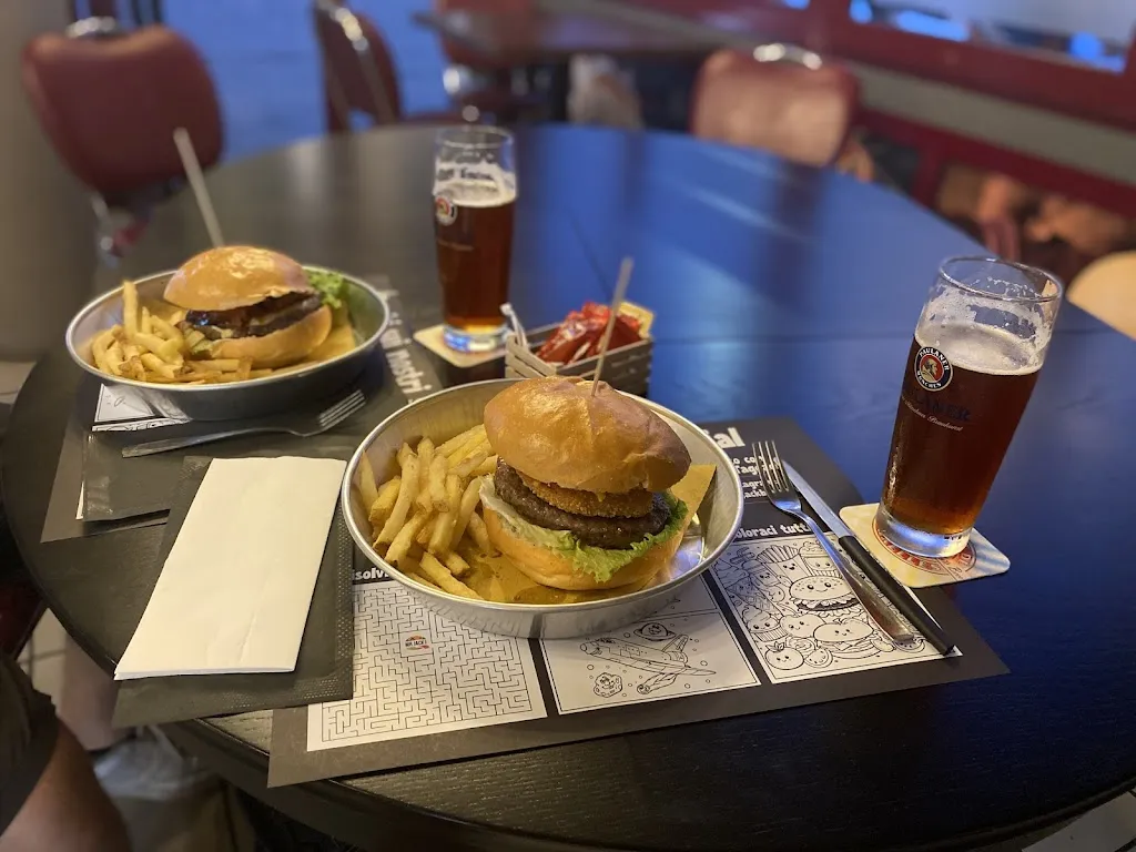 Faezeh Maghami Moghim_Mr Jack Burger - Ristorante Rosolina Mare_Rosolina_review