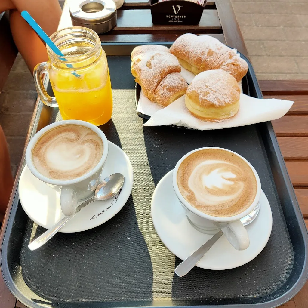 Beach Café_Rosolina_slider_image_3